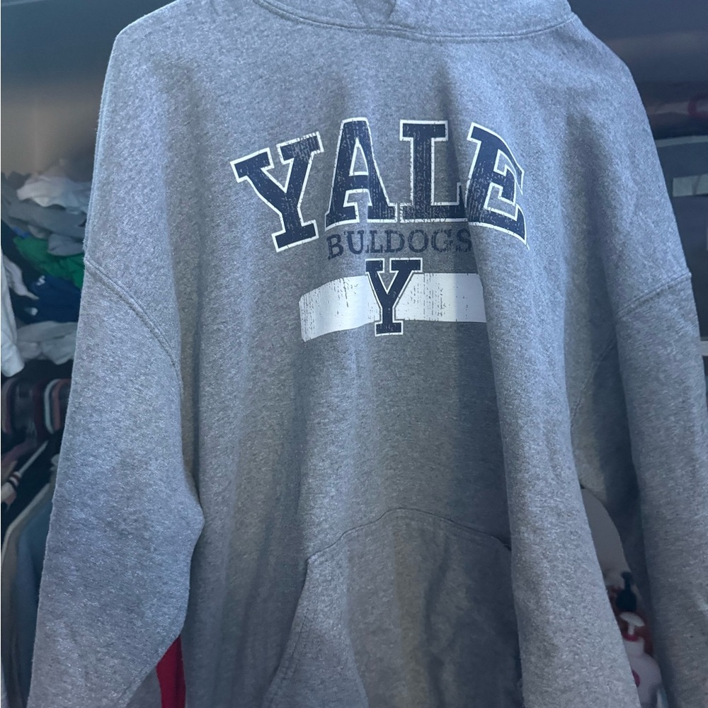 Yale Bulldogs Gray Hoodie